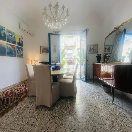 Donna Jona Apartment *